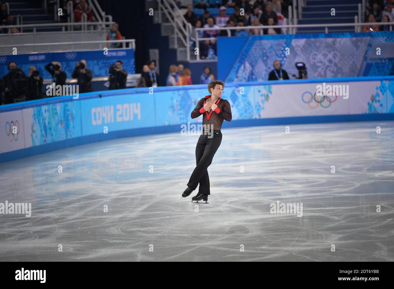 Brian Joubert in Francia si esibisce durante il pattinaggio gratuito maschile presso il Palazzo di Pattinaggio di Iceberg durante i Giochi Olimpici Sochi 2014, a Sochi Russia, il 13 febbraio 2014. Foto di Gouhier-Zabulon/ABACAPRESS.COM Foto Stock