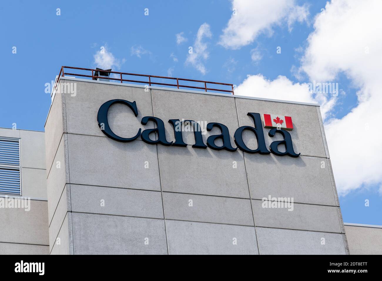 Logo del governo del Canada sull'edificio di Ottawa, Ontario, Canada Foto Stock