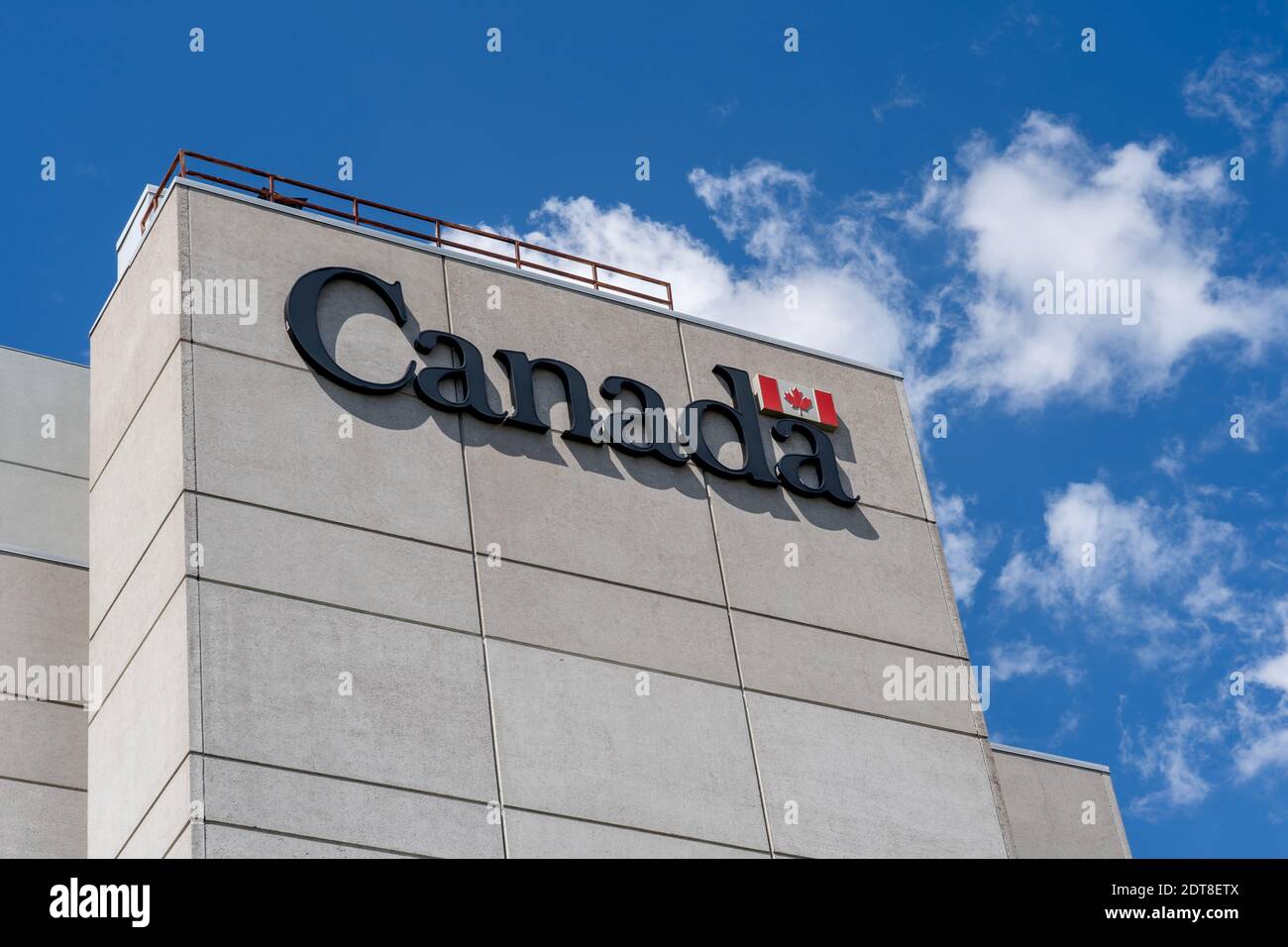 Logo del governo del Canada sull'edificio di Ottawa, Ontario, Canada Foto Stock
