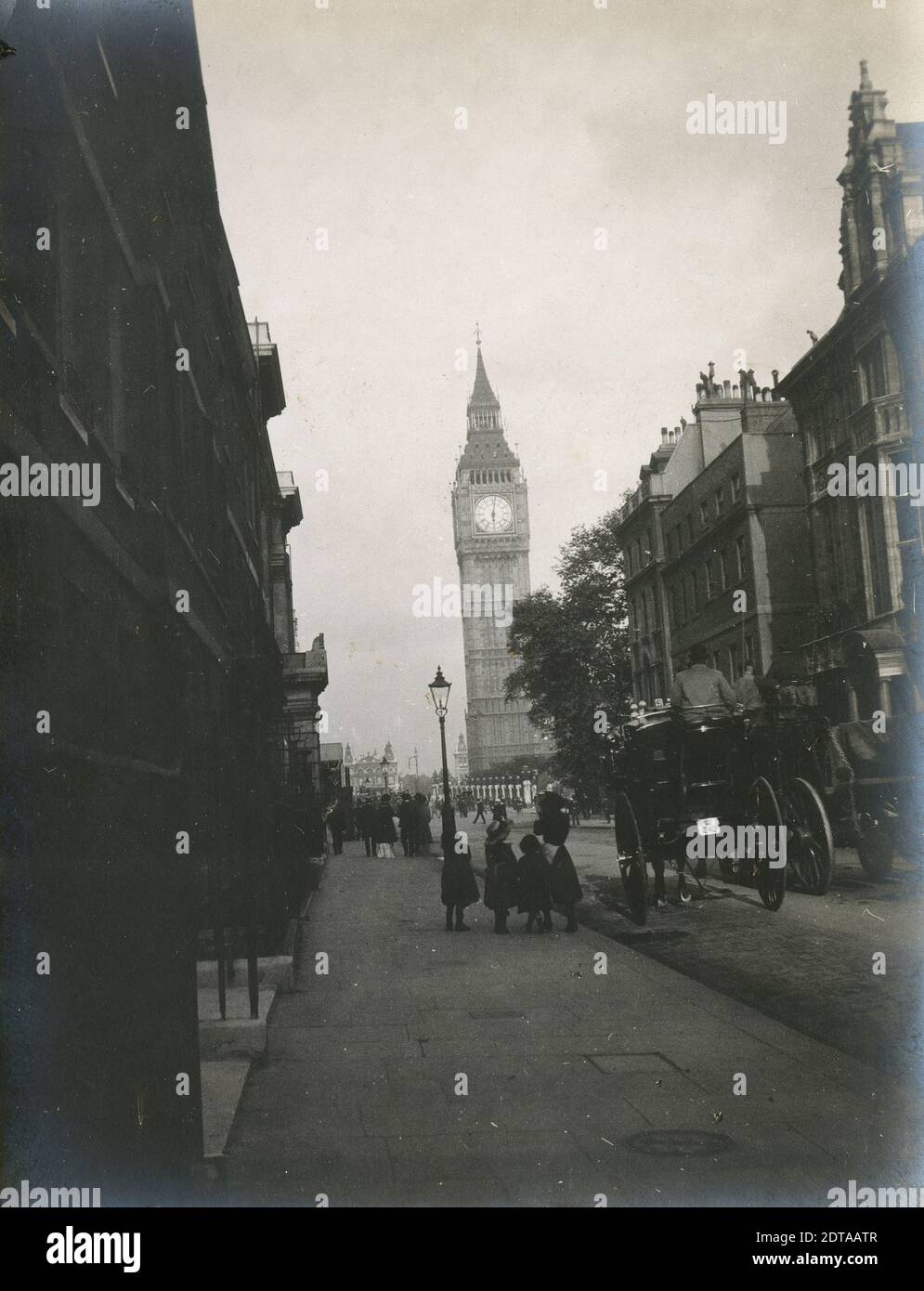 Antica fotografia del c1900, Big ben (Elizabeth Tower) da Great George Street a Londra, Inghilterra. FONTE: FOTOGRAFIA ORIGINALE Foto Stock