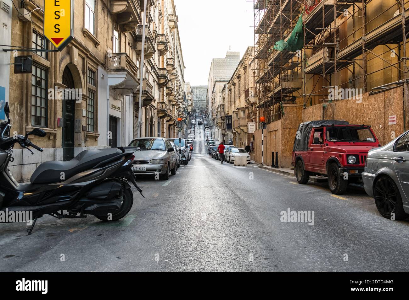 Valletta, Malta 2-18-2020: Strade di Valletta (o il-Belt) capitale dell'isola mediterranea della nazione di Malta Foto Stock