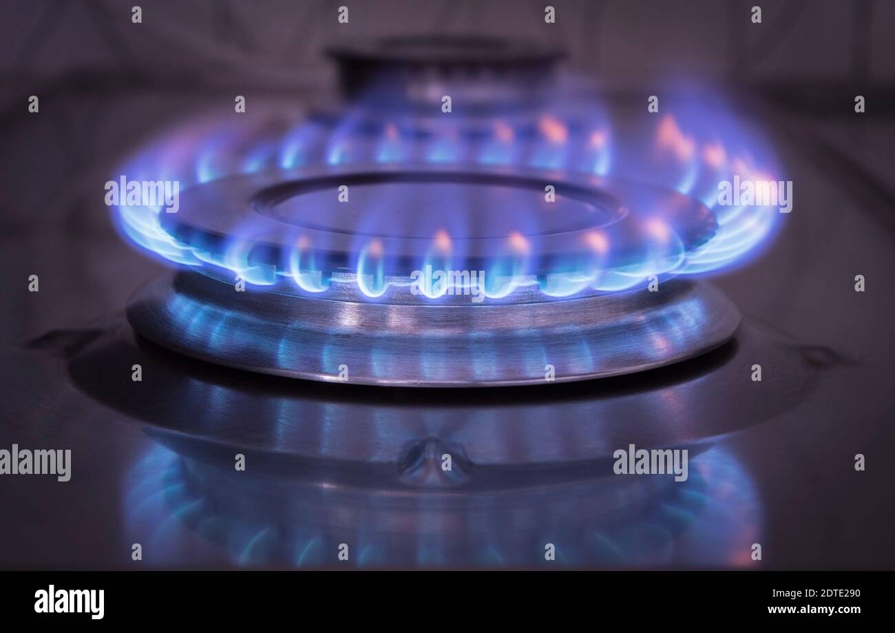 Bruciare il bruciatore a gas brucia in fiamma blu Foto Stock