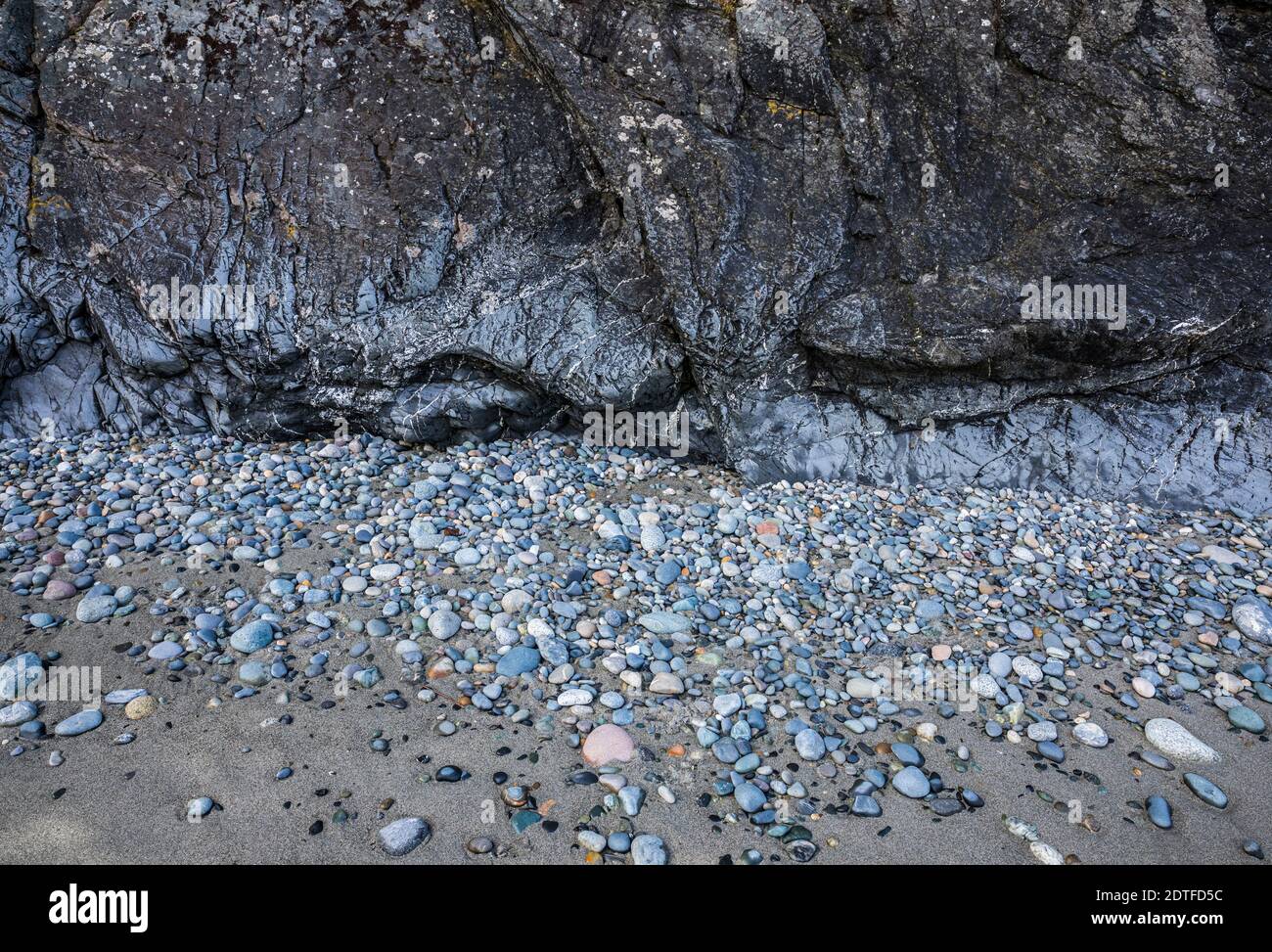 Dettagli della spiaggia rocciosa su North Beach, Deception Pass state Park, Washington, USA. Foto Stock