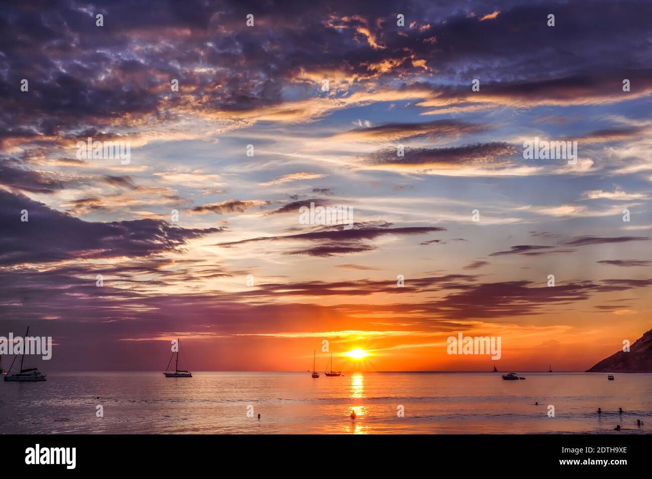 Cielo spettacolare, perfetto per la sostituzione del cielo, sfondi, screen saver o qualsiasi altra applicazione Foto Stock