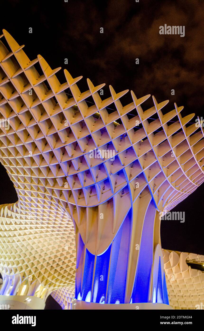 Metropol Parasol è una struttura in legno situata a Siviglia, in Spagna Foto Stock