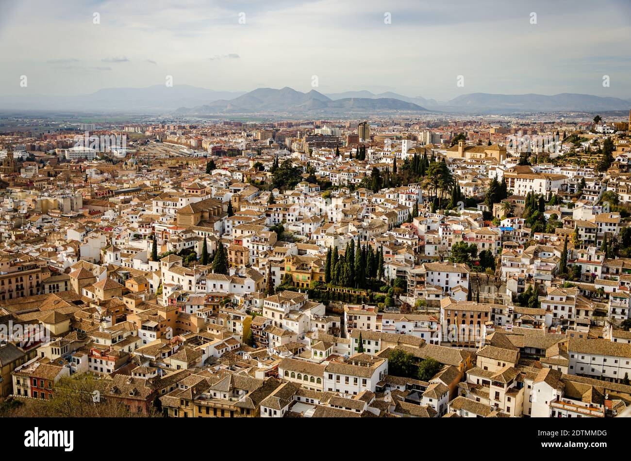 Vista di Granada dall'Alcazaba nel complesso dell'Alhambra, Granada, Spagna Foto Stock