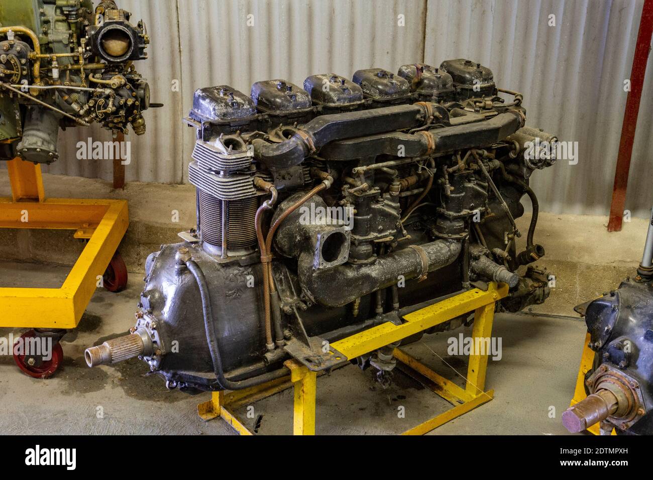 A de Havilland Gypsy sei motori a pistoni in linea invertiti raffreddati ad aria, Engine Building, Newark Air Museum, vicino Newark-on-Trent, Nottinghamshire, Regno Unito. Foto Stock