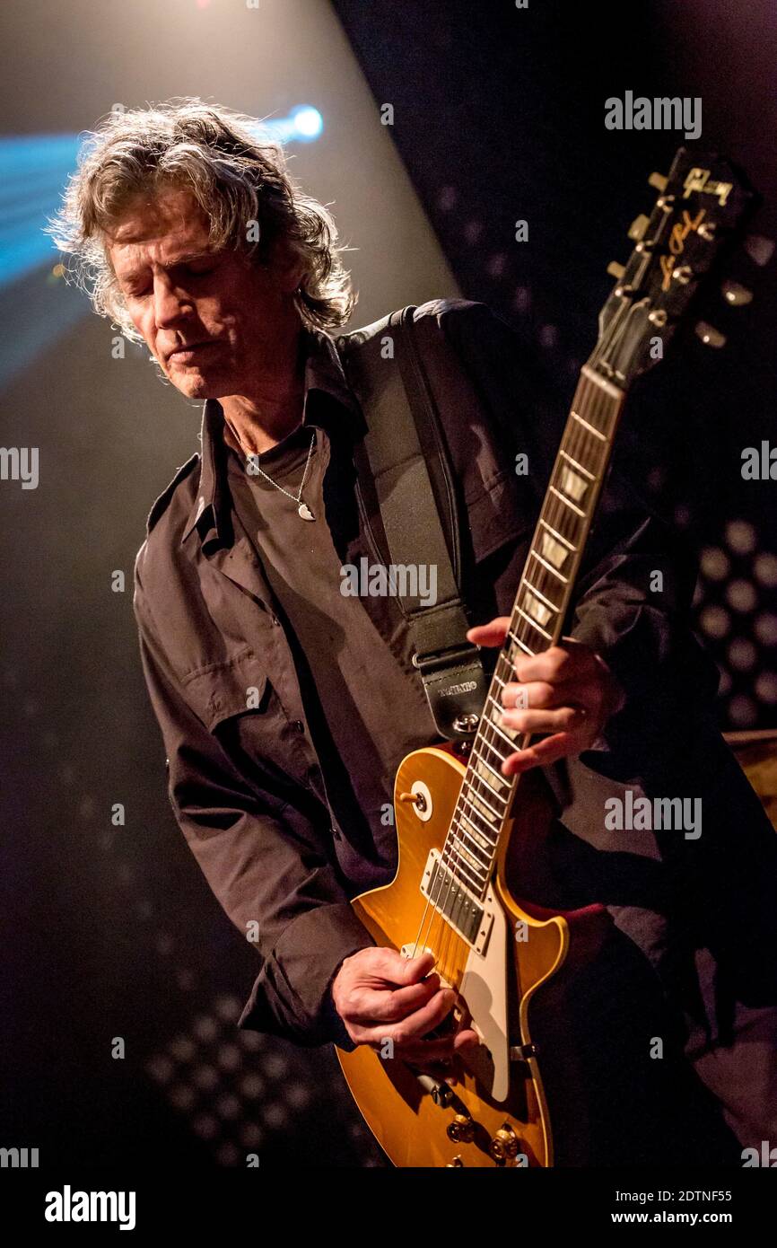 Paul in concerto presso la sala concerti Forum di Vaureal (zona di Parigi) il 1 febbraio 2015 Foto Stock