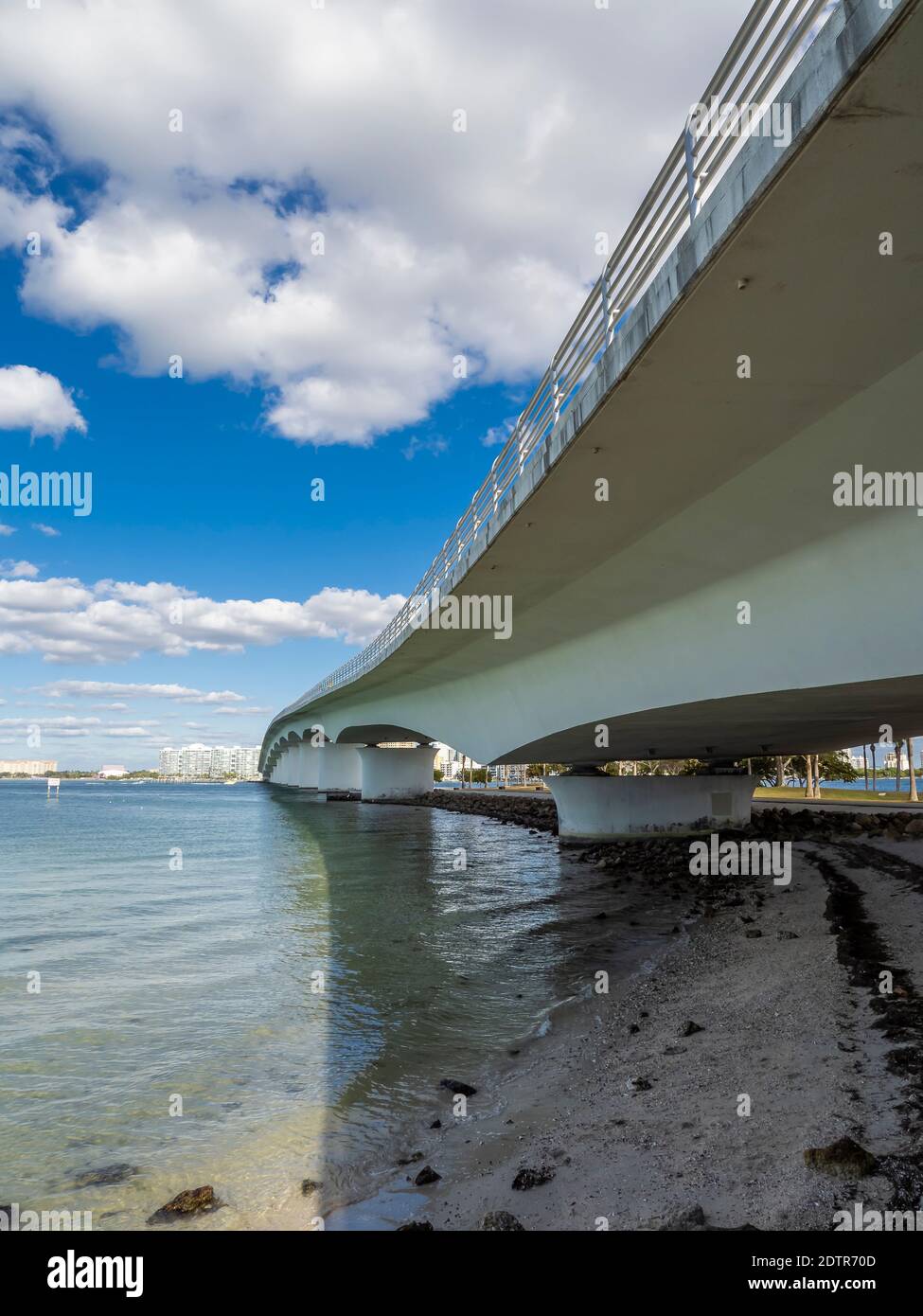 John Ringling Bridge sopra Sarasota Bay a Sarasota Florida USA Foto Stock