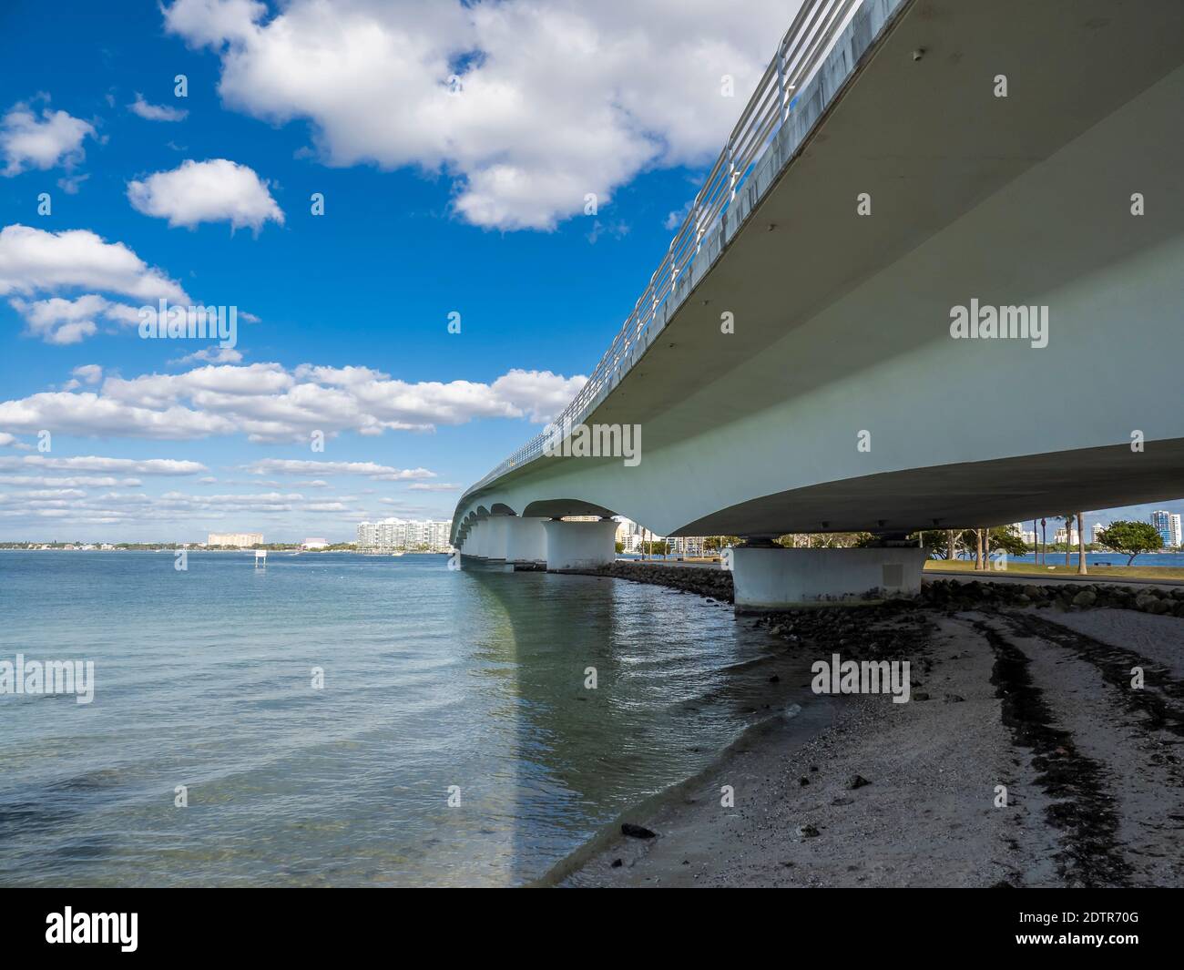 John Ringling Bridge sopra Sarasota Bay a Sarasota Florida USA Foto Stock