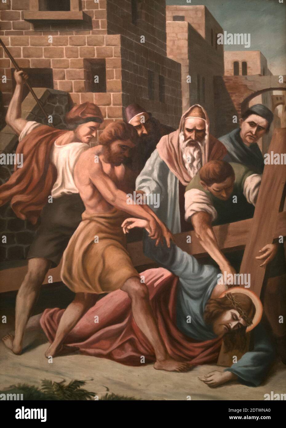 Stazioni della Croce di un artista sconosciuto nella gestione della chiesa cattolica di pellegrinaggio alla Santa Trinità a Kappl, Waldsassen, Tirschenreuth County, Palatinato superiore, Baviera, Germania. 7 Stazione - Gesù cade sotto la croce per la seconda volta / Kreuzwegstationen eines unbekannten Künstlers im Umgang der katholischen Wallfahrtskirche zur Heiligsten Dreifaltigkeit a Kappl, Waldsassen, Landkreis Tirschenreuth, Oberpfalz, Bayern, Deutschland. 7 Stazione - Jesus fällt zum zweiten Mal unter dem Kreuz Foto Stock