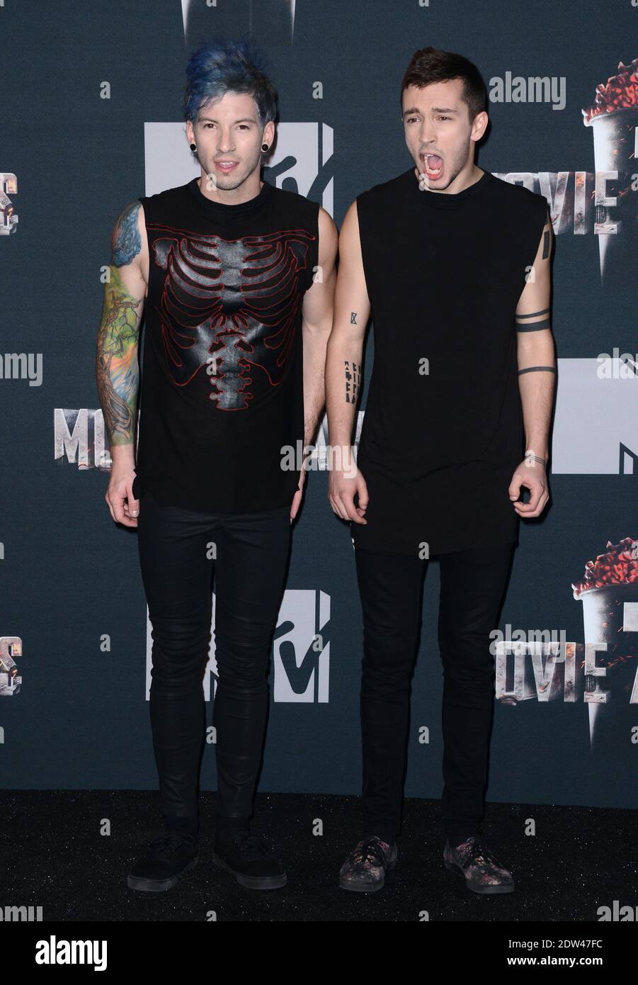 Josh Dun e Tyler Joseph di Twenty One Pilots posano nella sala stampa durante i MTV Movie Awards 2014 al Nokia Theatre L.A. In diretta il 13 aprile 2014 a Los Angeles, California, USA. Foto di Lionel Hahn/ABACAPRESS.COM Foto Stock