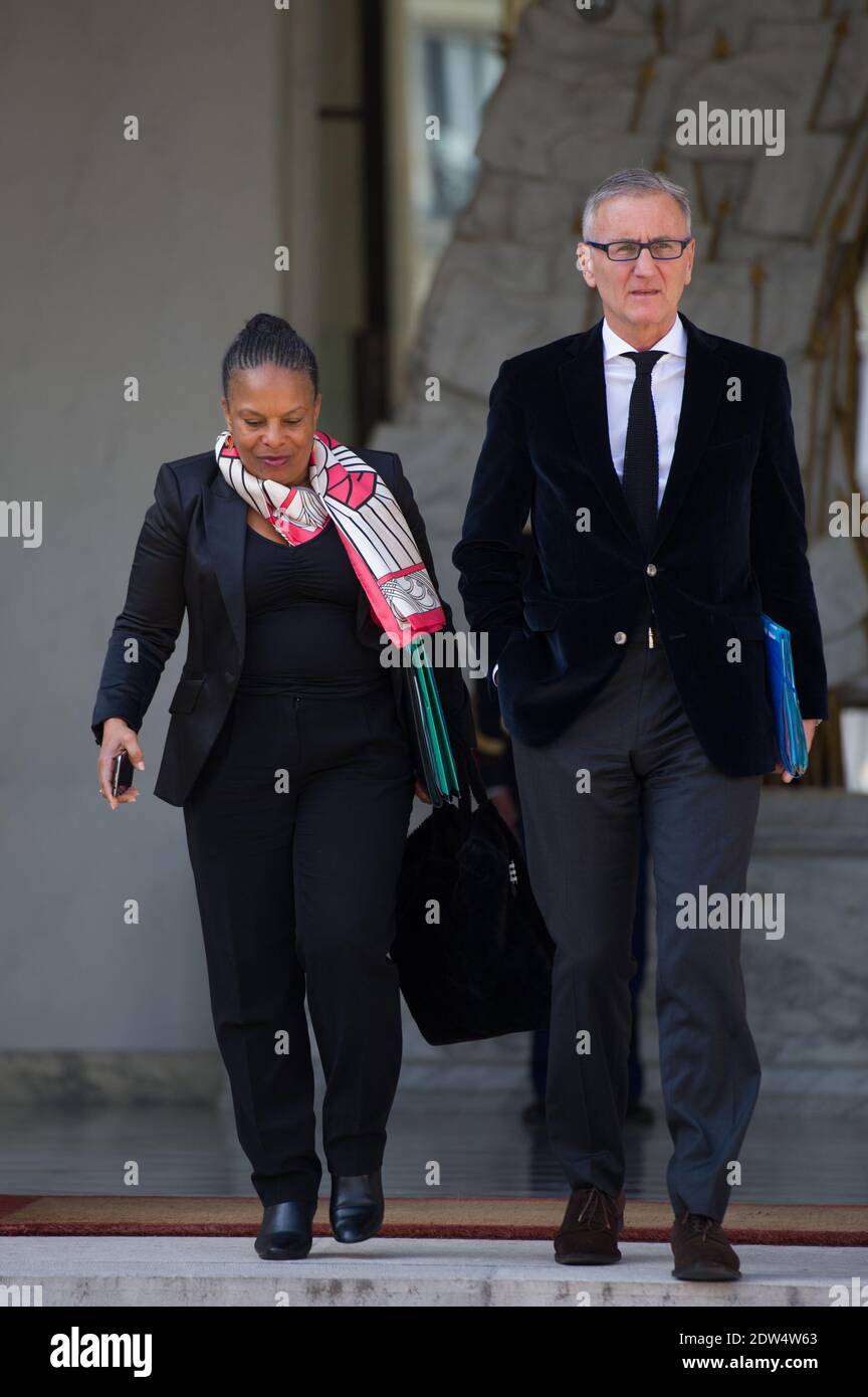 Il Ministro della Giustizia Christiane Taubira e il Segretario di Stato per la riforma Territoriale Andre Vallini lasciano la riunione settimanale del Gabinetto, presso il Palazzo Elysee a Parigi, in Francia, il 30 aprile 2014. Foto di Thierry Orban/ABACAPRESS.COM Foto Stock