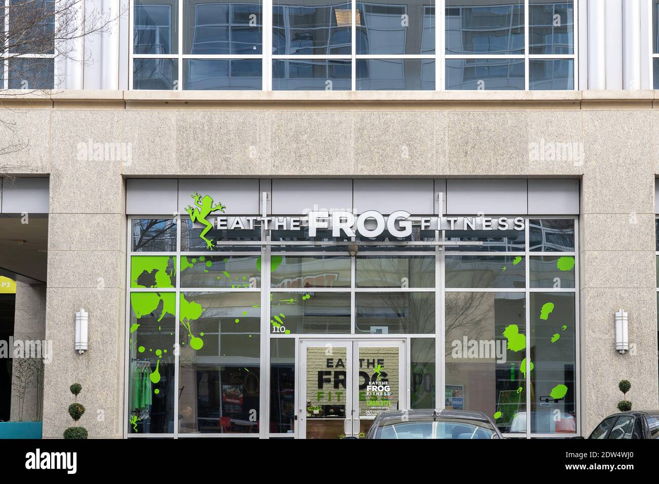 L'ingresso di An Eat the Frog fitness a Charlotte, North Carolina, USA. Foto Stock