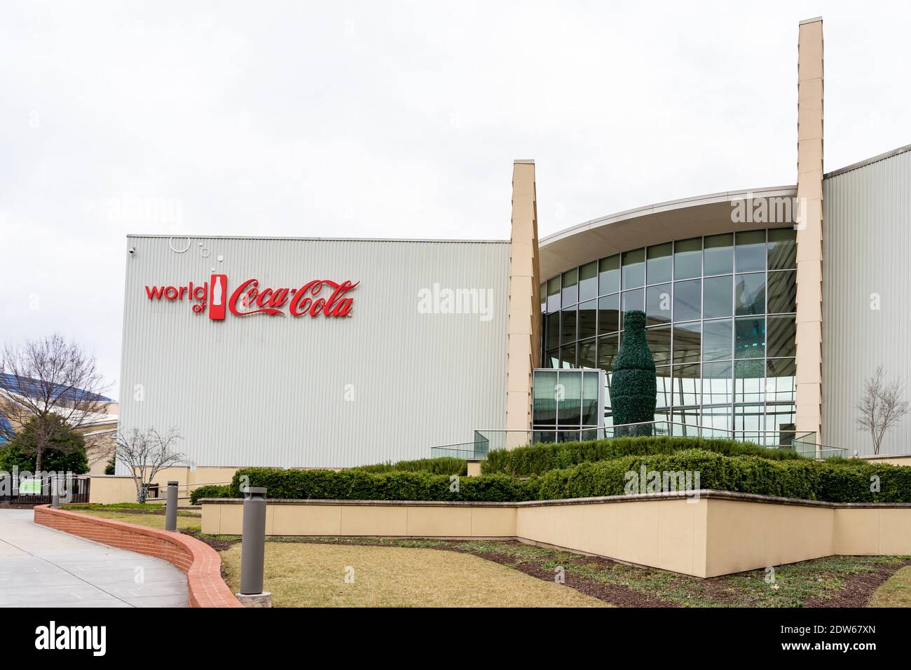 Atlanta, Georgia, USA - 17 gennaio 2020: Vista esterna del World of Coca-Cola ad Atlanta, Georgia, USA. Foto Stock