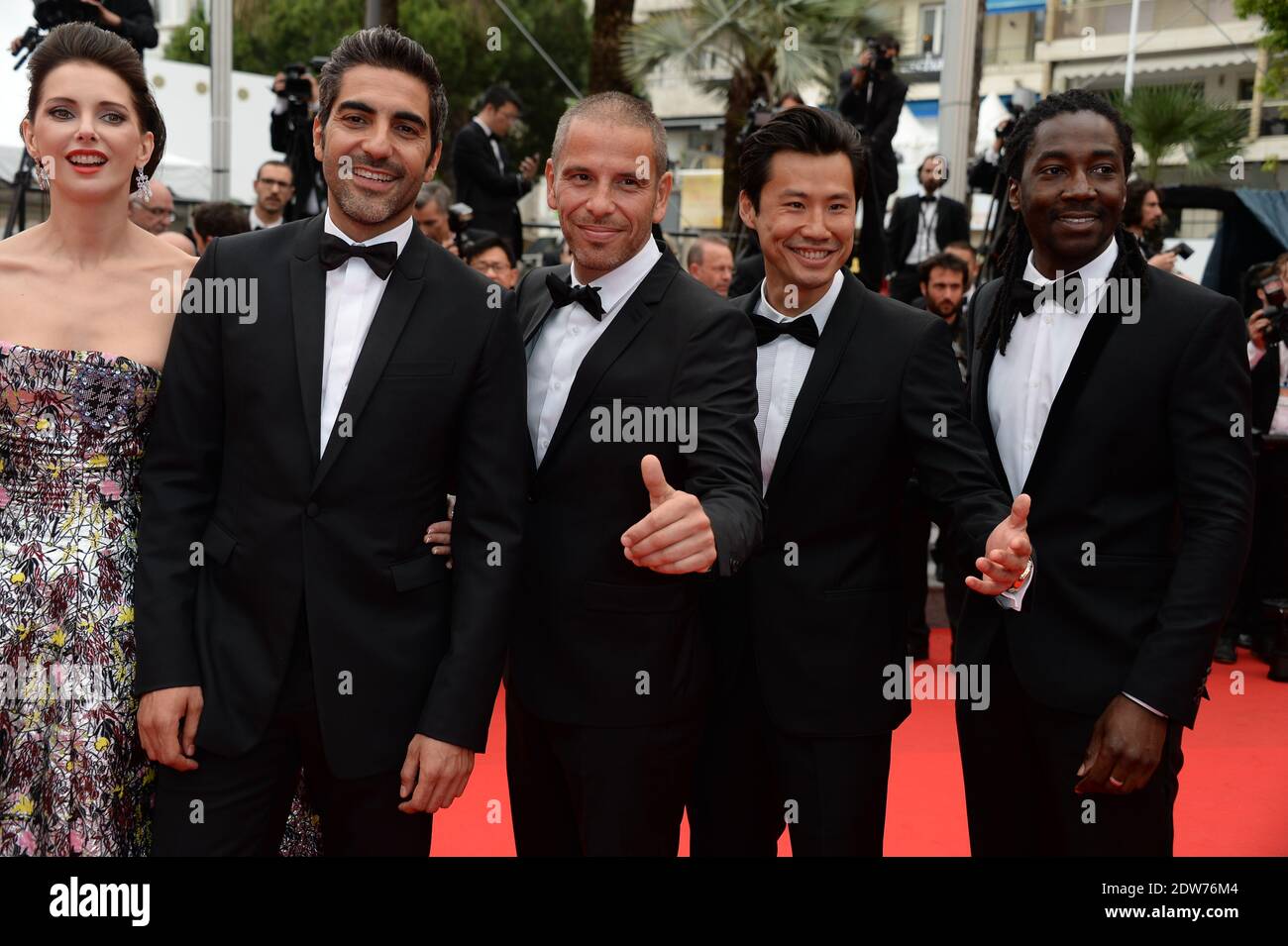 Medi Sadoun, Ary Abittan, Frederic Chau e Noom Diawara arrivano al Palais des Festivals per la proiezione del film Jimmy's Hall come parte del sessantasettesimo Festival di Cannes, in Francia, il 22 maggio 2014. Foto di Nicolas Briquet/ABACAPRESS.COM Foto Stock