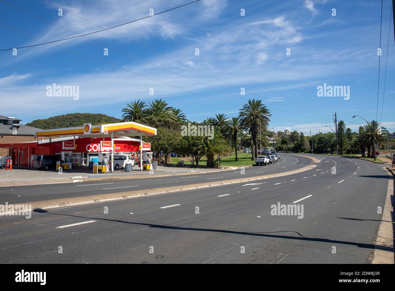 Sydney, Australia. Mercoledì 23 dicembre 2020. Il governo del NSW sta mantenendo le spiagge settentrionali di Sydney in blocco a seguito dell'epidemia di COVID 19 ad Avalon Beach. Le strade locali, raffigurate, rimangono silenziose. Credit martin.berry@alamy notizie dal vivo. Credit: martin Berry/Alamy Live News Foto Stock