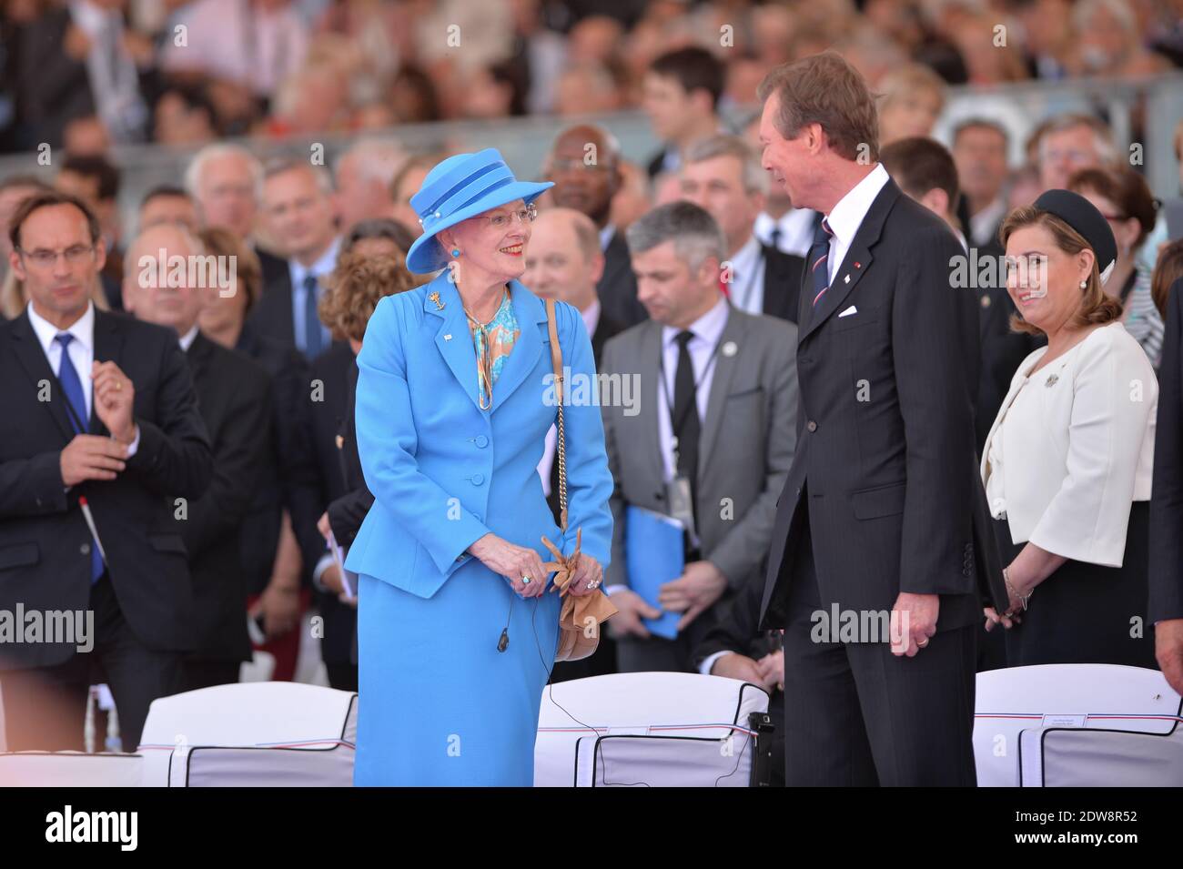 Il Granduca di Lussemburgo, Henri, la Granduchessa di Lussemburgo Maria-Teresa e la Regina Margrethe di Danimarca partecipano alla cerimonia internazionale di Sword Beach a Ouistreham, nell'ambito delle cerimonie ufficiali in occasione del 70° anniversario del D-Day, il 6 giugno 2014 in Normandia, Francia. Foto di Abd Rabbo-Bernard-Gouhier-Mousse/ABACAPRESS.COM Foto Stock