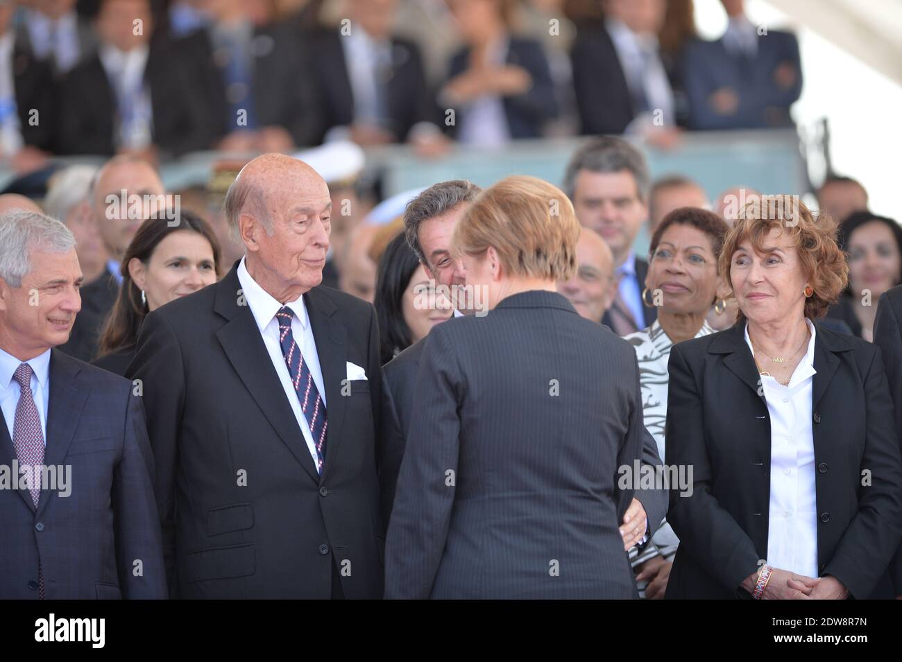 Valery Giscard d'Estaing, Nicolas Sarkozy, la cancelliera tedesca Angela Merkel e Edith Cresson partecipano alla cerimonia internazionale di Sword Beach a Ouistreham, nell'ambito delle cerimonie ufficiali in occasione del 70° anniversario del D-Day, il 6 giugno 2014 in Normandia, Francia. Foto di Abd Rabbo-Bernard-Gouhier-Mousse/ABACAPRESS.COM Foto Stock