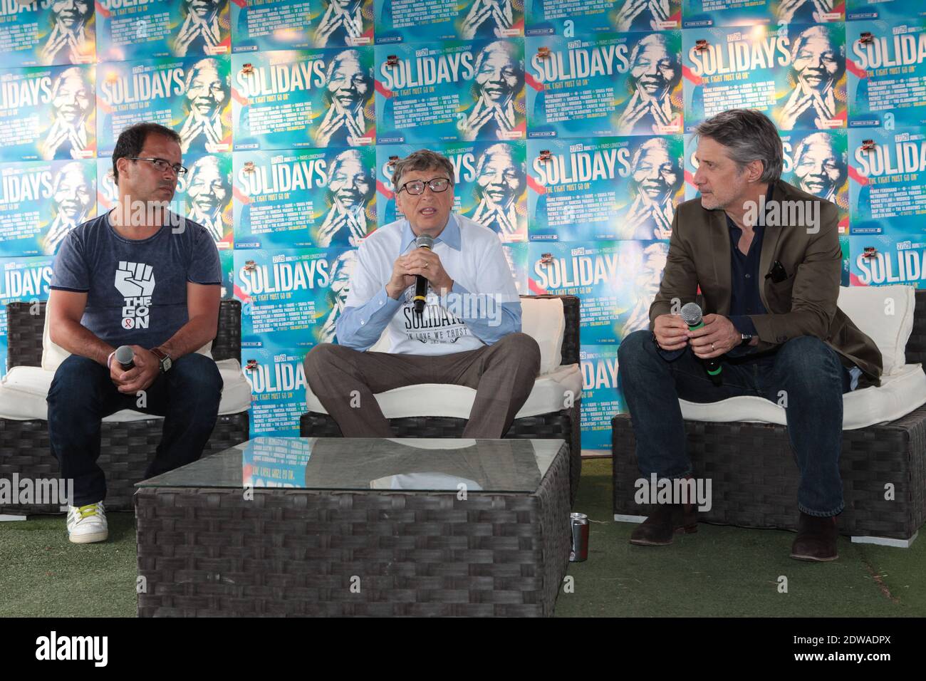 Luc Barruet, Bill Gates e Antoine De Caunes partecipano ad una conferenza stampa che apre il Solidays Music Festival, che si è tenuto presso l'Hippodrome de Longchamp a Parigi, in Francia, il 27 giugno 2014. Foto di Audrey Poree/ABACAPRESS.COM Foto Stock