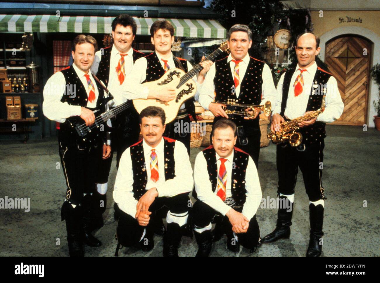 KASTELRUTHER SPATZEN, Volksmusik-Gruppe aus Südtirol, circa 1998. KASTELRUTHER SPATZEN, gruppo di musica folk dell'Alto Adige, circa 1998. Foto Stock
