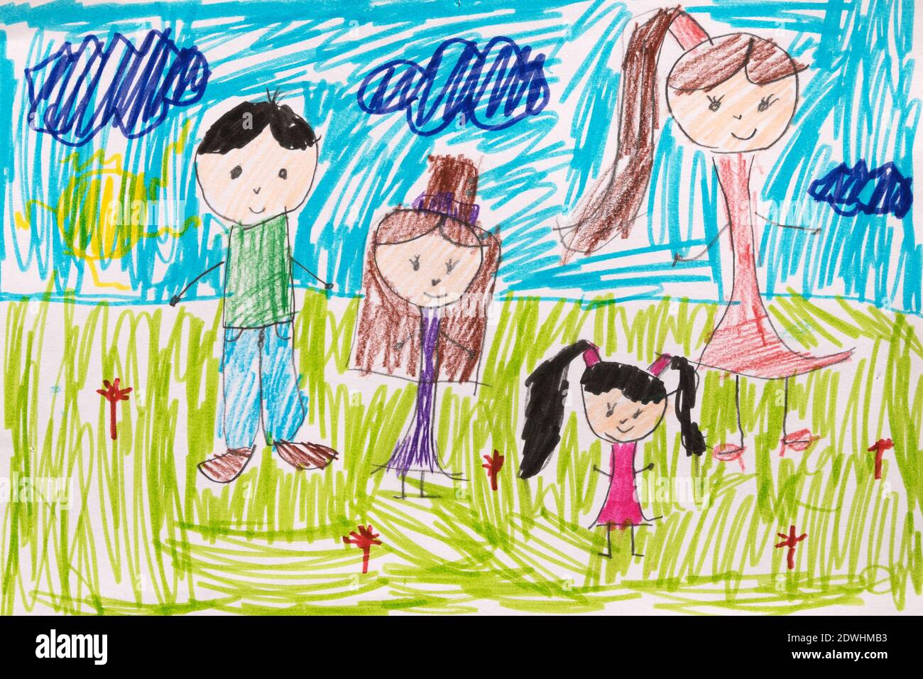 Disegno di bambino di sette anni, bambini che giocano sul campo, concetto di vita felice e tempo di primavera. Foto Stock