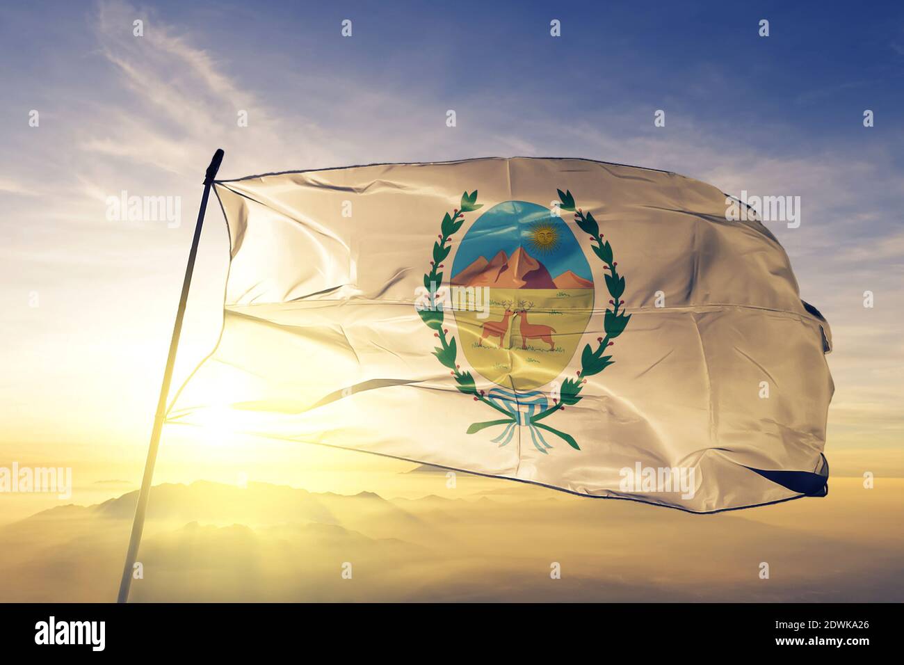 Provincia di San Luis dell'Argentina bandiera sventolando sulla cima nebbia all'alba Foto Stock