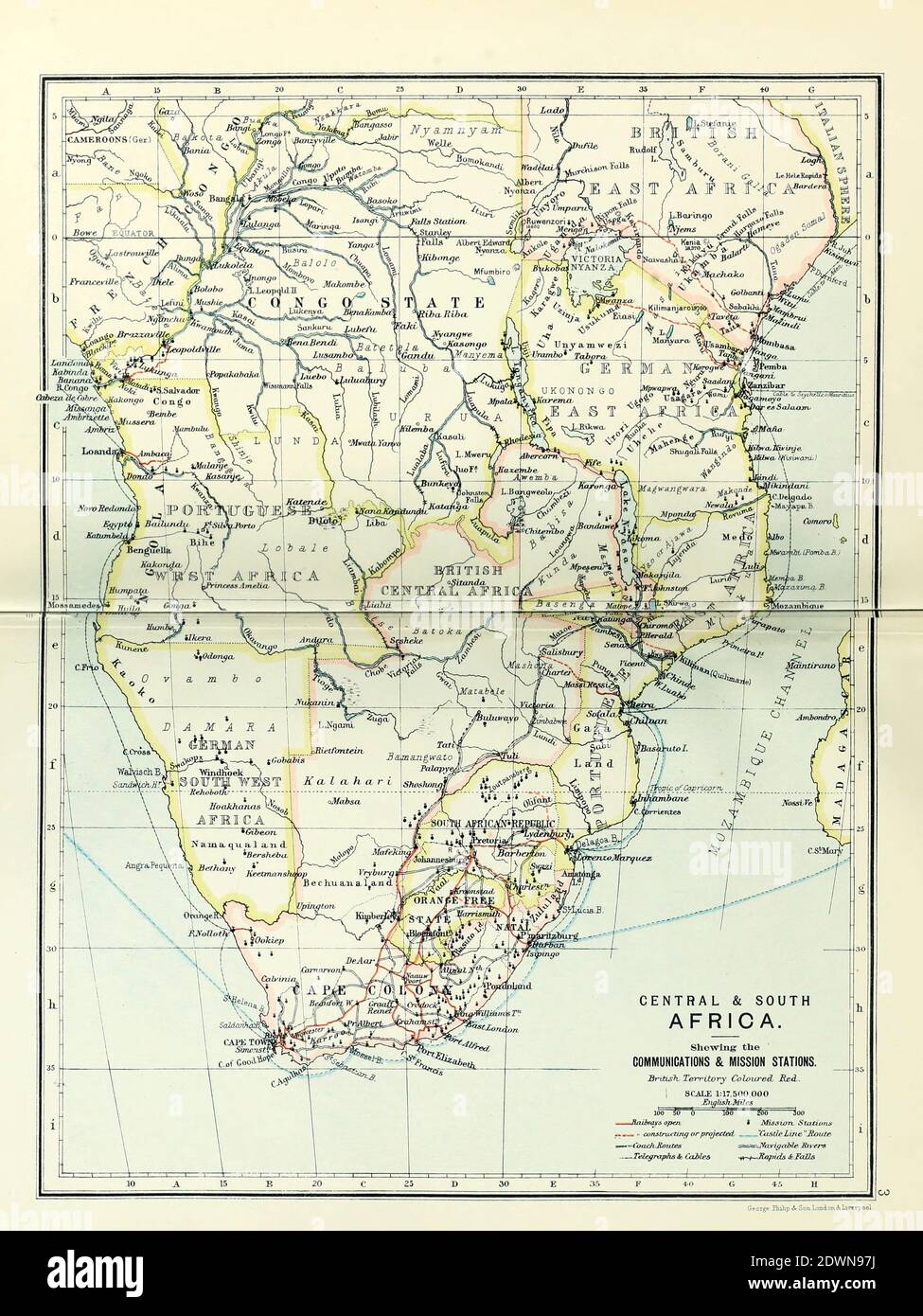 Antica mappa del Centro e del Sud Africa (1895) che mostra le stazioni di comunicazione e di missione dal libro 'l'atlante della linea del Castello del Sud Africa' : Una serie di 16 lastre, stampate a colori, contenenti 30 mappe e diagrammi, con un resoconto delle caratteristiche geografiche, del clima, delle risorse minerarie e di altro genere, e della storia del Sudafrica. E un indice di oltre 6,000 nomi Foto Stock