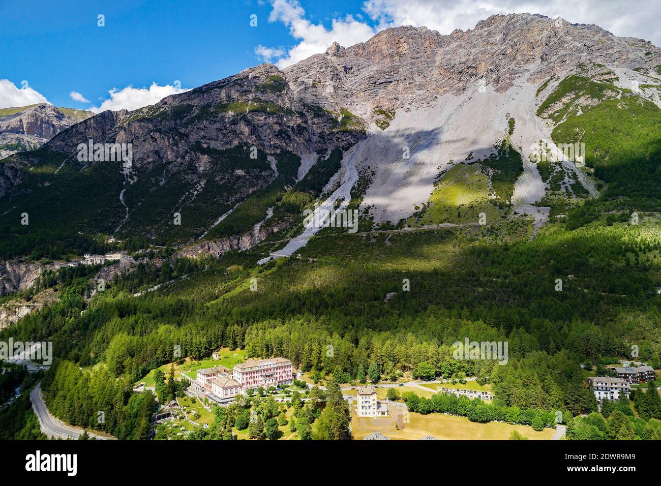 Bormio, Valdidentro, Valtellina (IT), bagni nuovi e vecchi, Vista aerea panoramica Foto Stock