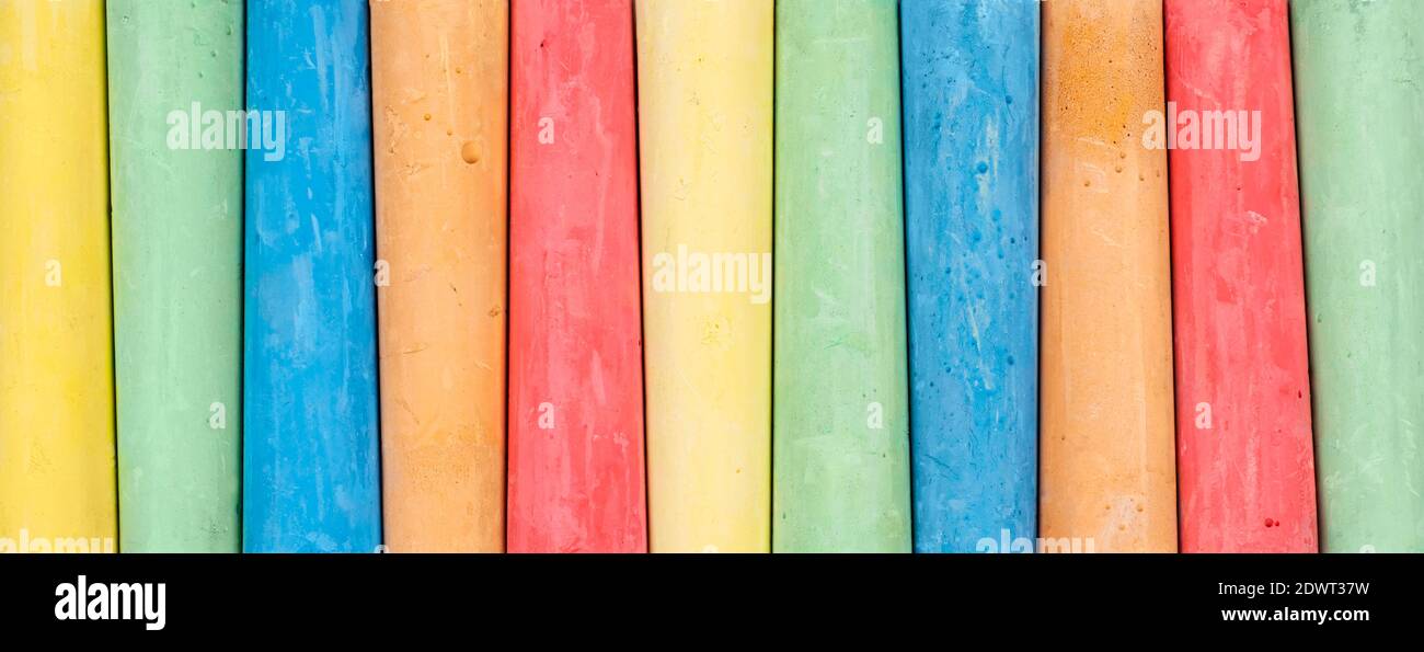 Sfondo in gesso colorato. Primo piano. Motivo in gesso colorato Foto Stock