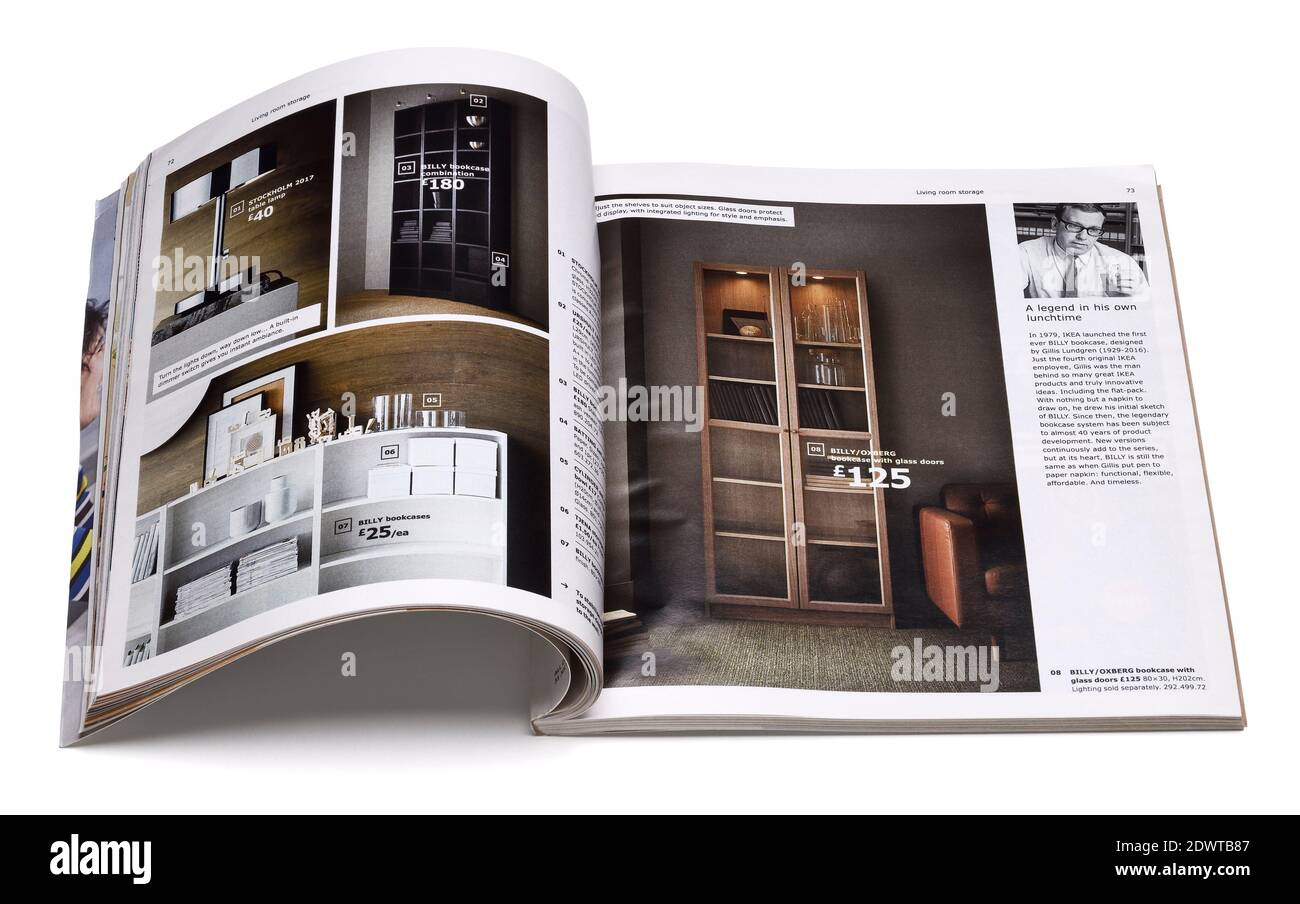 Il catalogo IKEA 2019 apre la pagina doppia Foto Stock