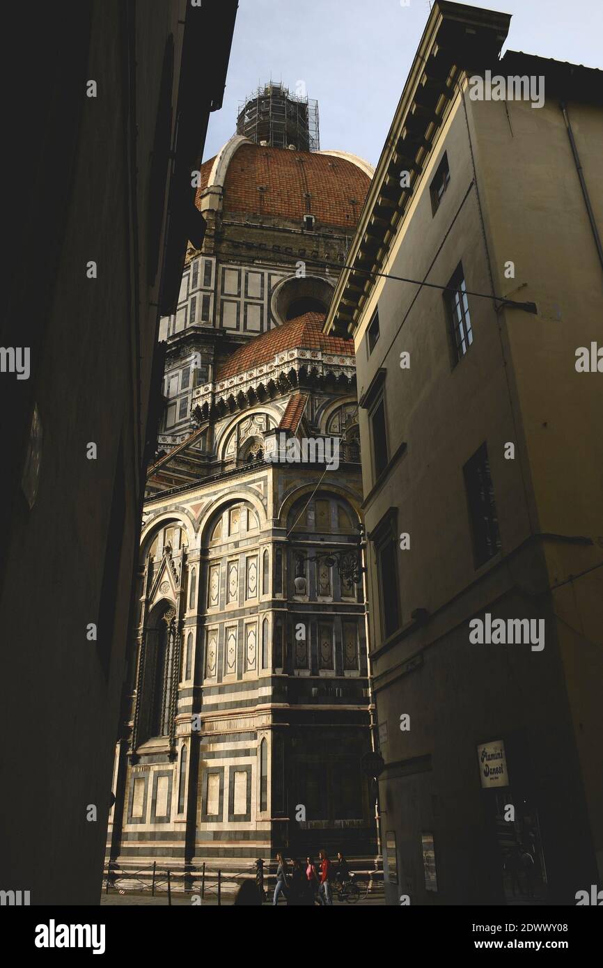 Firenze, Italia - 26 aprile 2006: Dettaglio dell'immensa Cattedrale di Firenze, o Duomo di Firenze, dichiarata dall'UNESCO patrimonio dell'umanità. Foto Stock