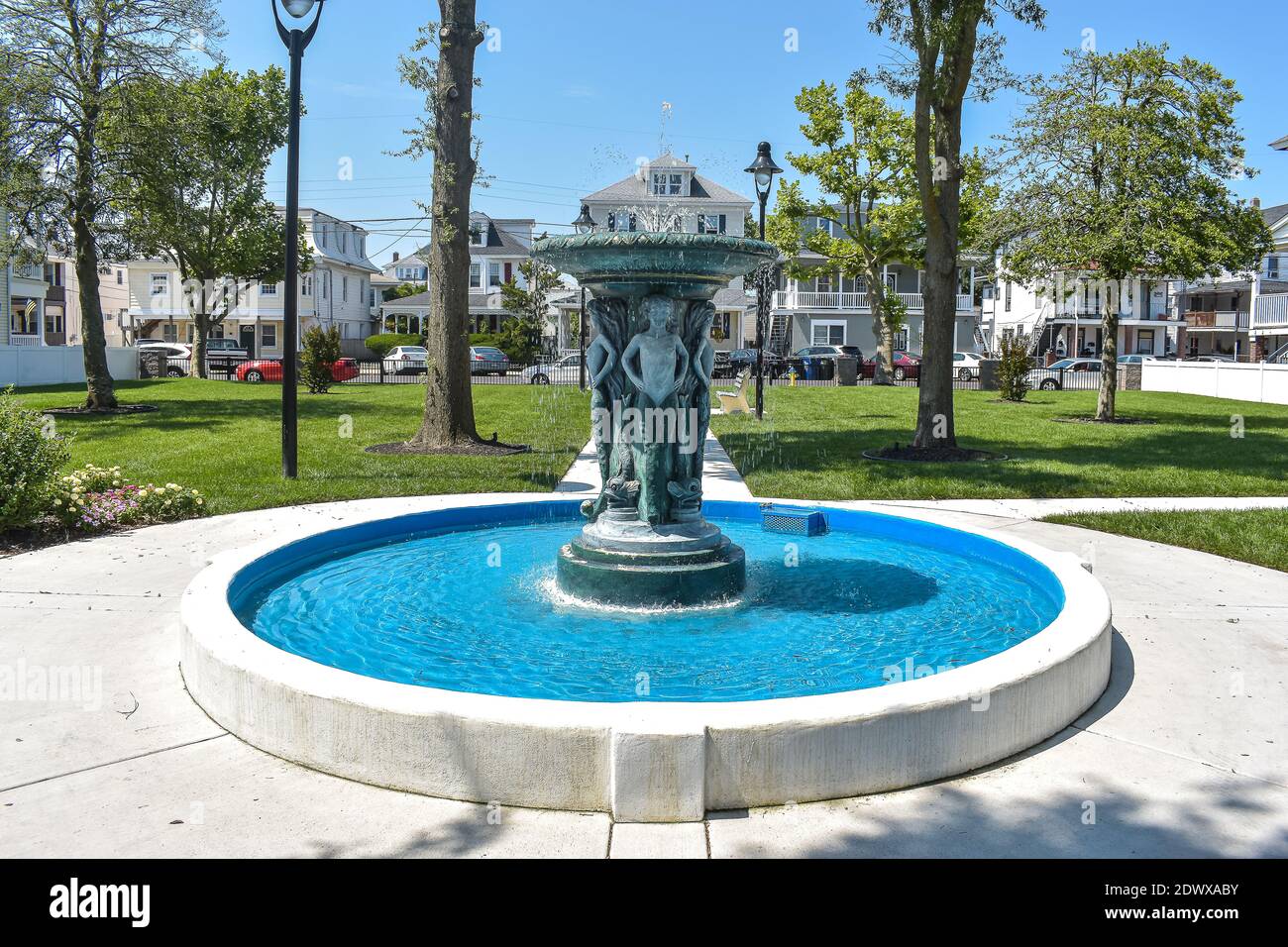 Una fontana che scorre durante una bella giornata estiva nel Città di Wildwood nella contea di Cape May, New Jersey Foto Stock