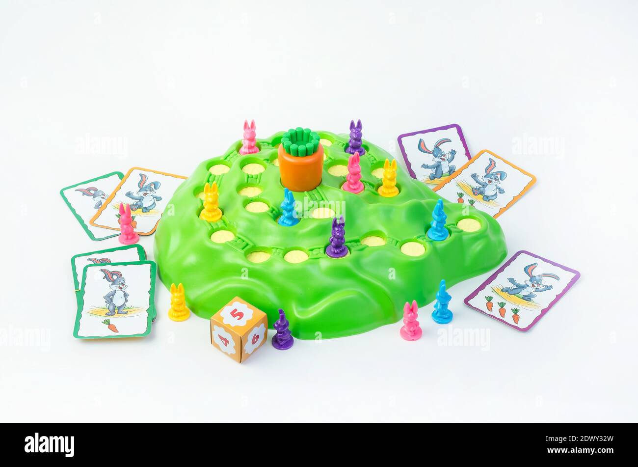Giocattolo educativo per bambini per giochi di gruppo, su sfondo bianco. Foto Stock