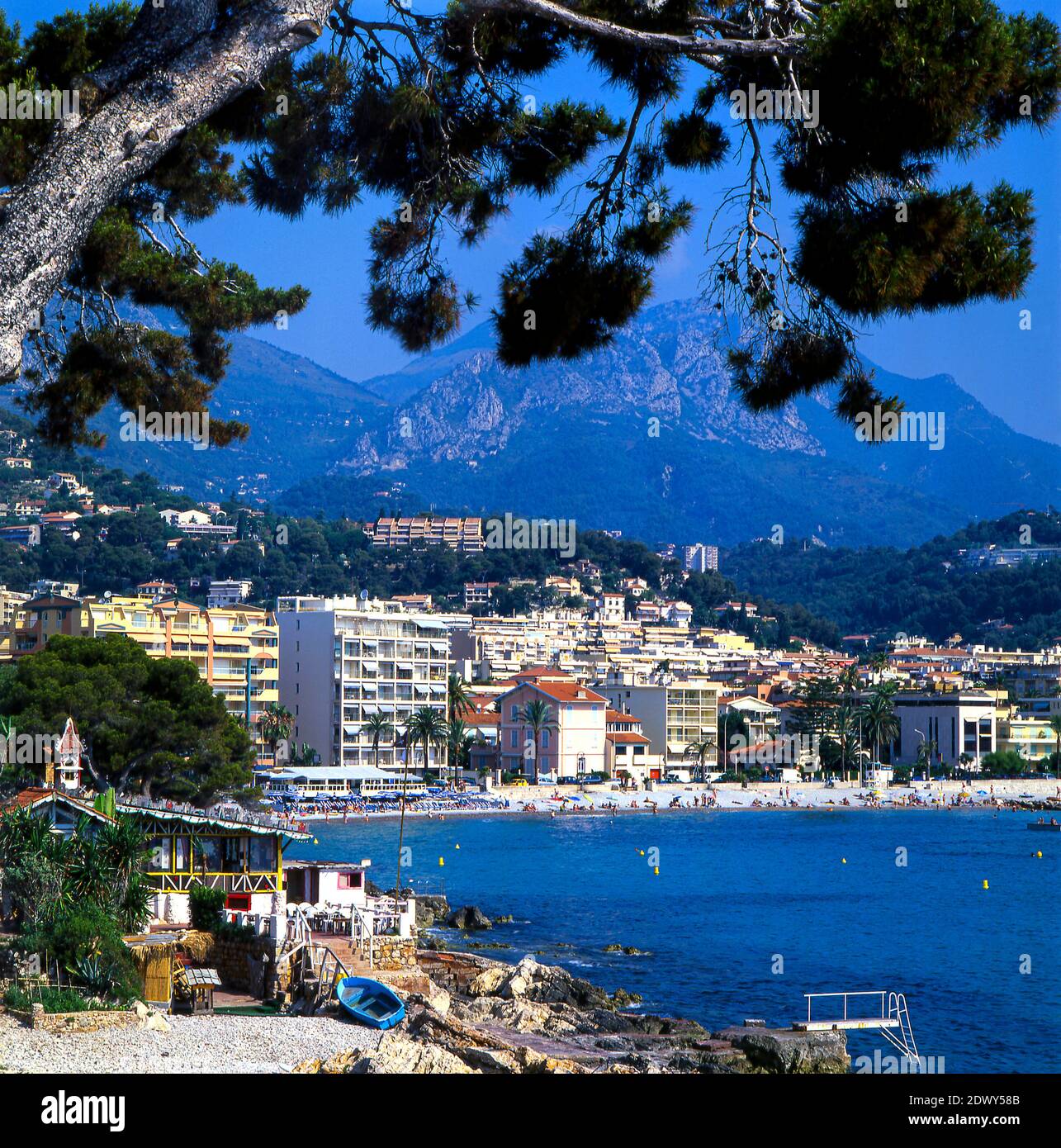 Vista sulla spiaggia di Roquebrune Cap Martin, Costa Azzurra, Francia Foto Stock