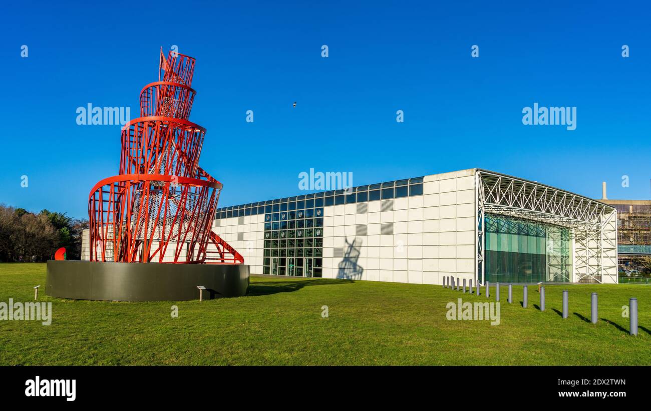 Sainsbury Center for Visual Arts presso l'Università dell'East Anglia, campus dell'UEA Norwich Norfolk. L'architetto Norman Foster di Foster + Partners ha aperto il 1978. Foto Stock