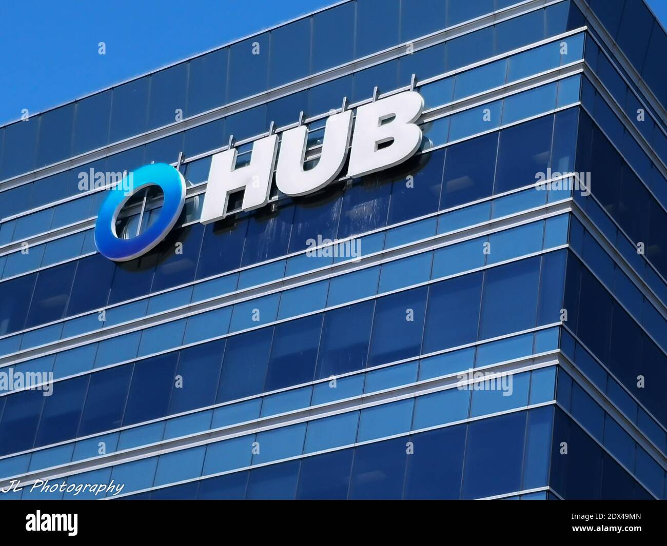 Cartello di HUB International sull'edificio di Oakville, Ontario, Canada, il 20 maggio 2019 Foto Stock