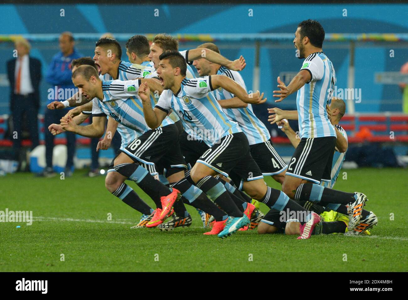 L'Argentina festeggia dopo aver vinto lo sparatutto di penalità e le qualificazioni per la finale durante la partita semi-finale della Coppa del mondo di Calcio Olanda contro Argentina allo stadio Itaquera, San Paolo, Brasile, il 9 luglio 2014. L'Argentina ha vinto il tiro di penalità 5-3 dopo un punteggio di 0-0. Foto di Henri Szwarc/ABACAPRESS.COM Foto Stock