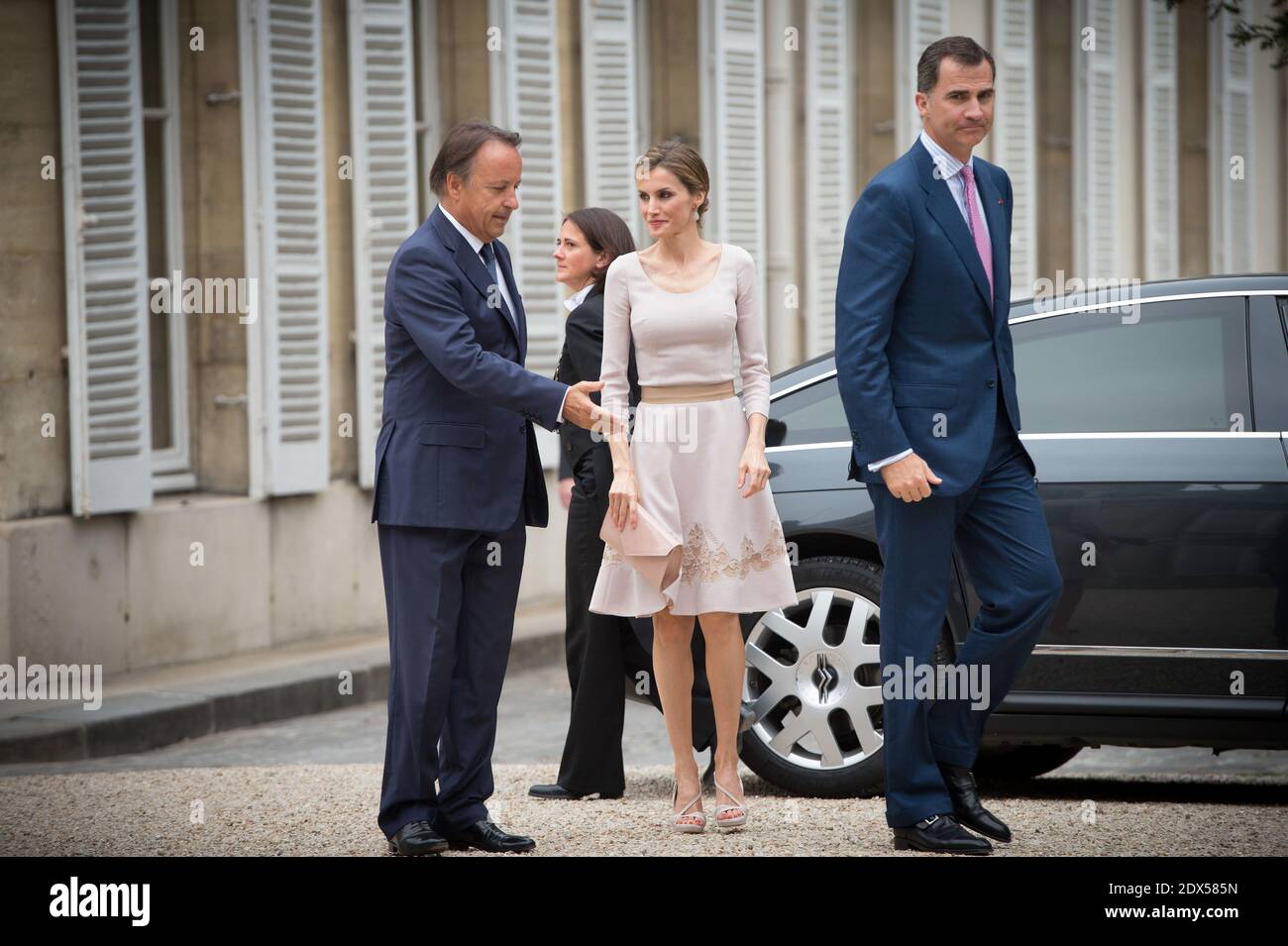 Il re Felipe VI di Spagna e la regina Letizia di Spagna incontrano il presidente del Senato francese Jean-Pierre Bel al Palais du Petit Luxembourg il 22 luglio 2014 a Parigi, Francia. Re Felipe VI e la regina Letizia di Spagna sono in visita ufficiale di giorno in Francia. Foto di Nicolas Gouhier/ ABACAPRESS.COM Foto Stock