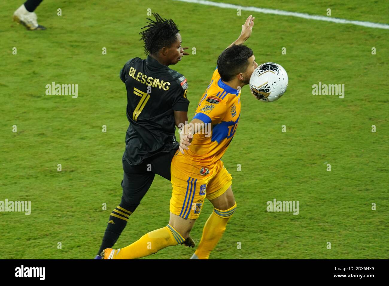 Exploria Stadium, Orlando, Florida, USA, 22 dicembre 2020, il giocatore di Tigres fa una testata durante la finale della CONCACAF Champions League. (Foto: Marty Jean-Louis) Foto Stock