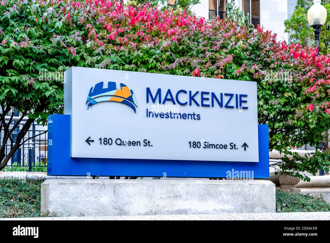 Toronto, Canada - 24 ottobre 2019: Sede centrale di Mackenzie Investments a Toronto, Canada. Foto Stock