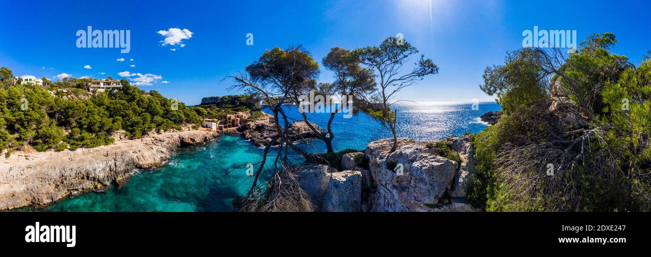 Luftaufnahme, Spanien, Baleari, Maiorca, Cala d'es Moro, Felsenküste bei Cala de s'Almonia, Naturschutzgebiet Cala Llombars Foto Stock