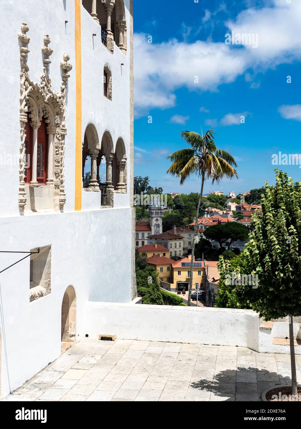 Portogallo, quartiere di Lisbona, Sintra, parete laterale del Palazzo Nazionale di Sintra Foto Stock Portogallo, quartiere di Lisbona, Sintra, parete laterale del Palazzo Nazionale di Sintra Foto Stock
