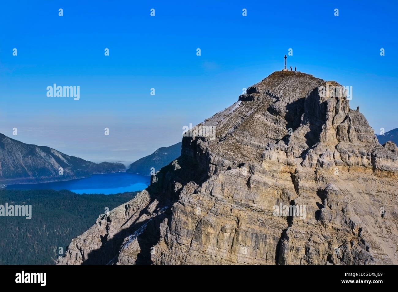 Schottelkarspitze montagna con il Lago Walchen sullo sfondo Foto Stock