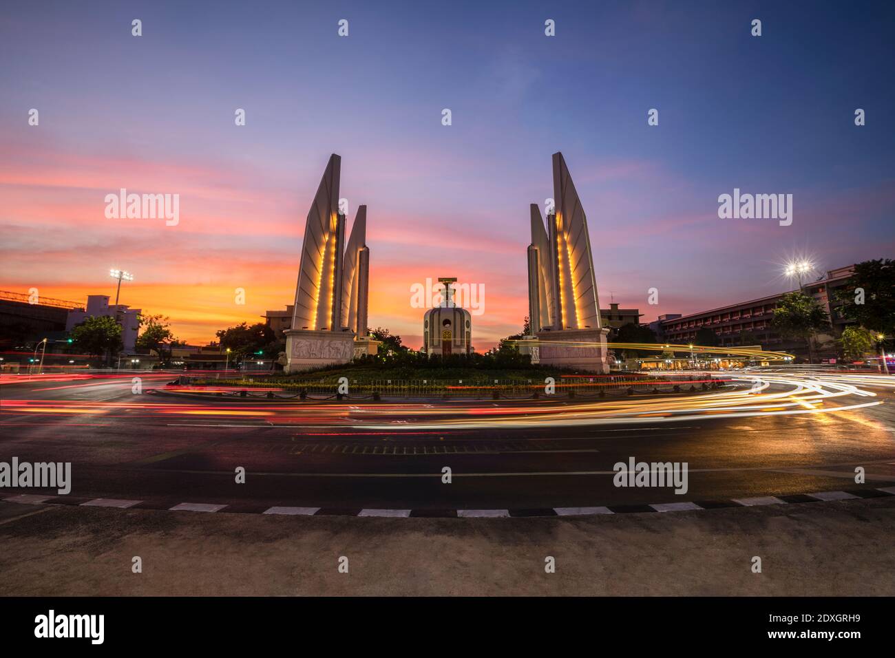 Il Monumento alla democrazia è un monumento storico della costituzione a Bangkok, Thailandia. Foto Stock