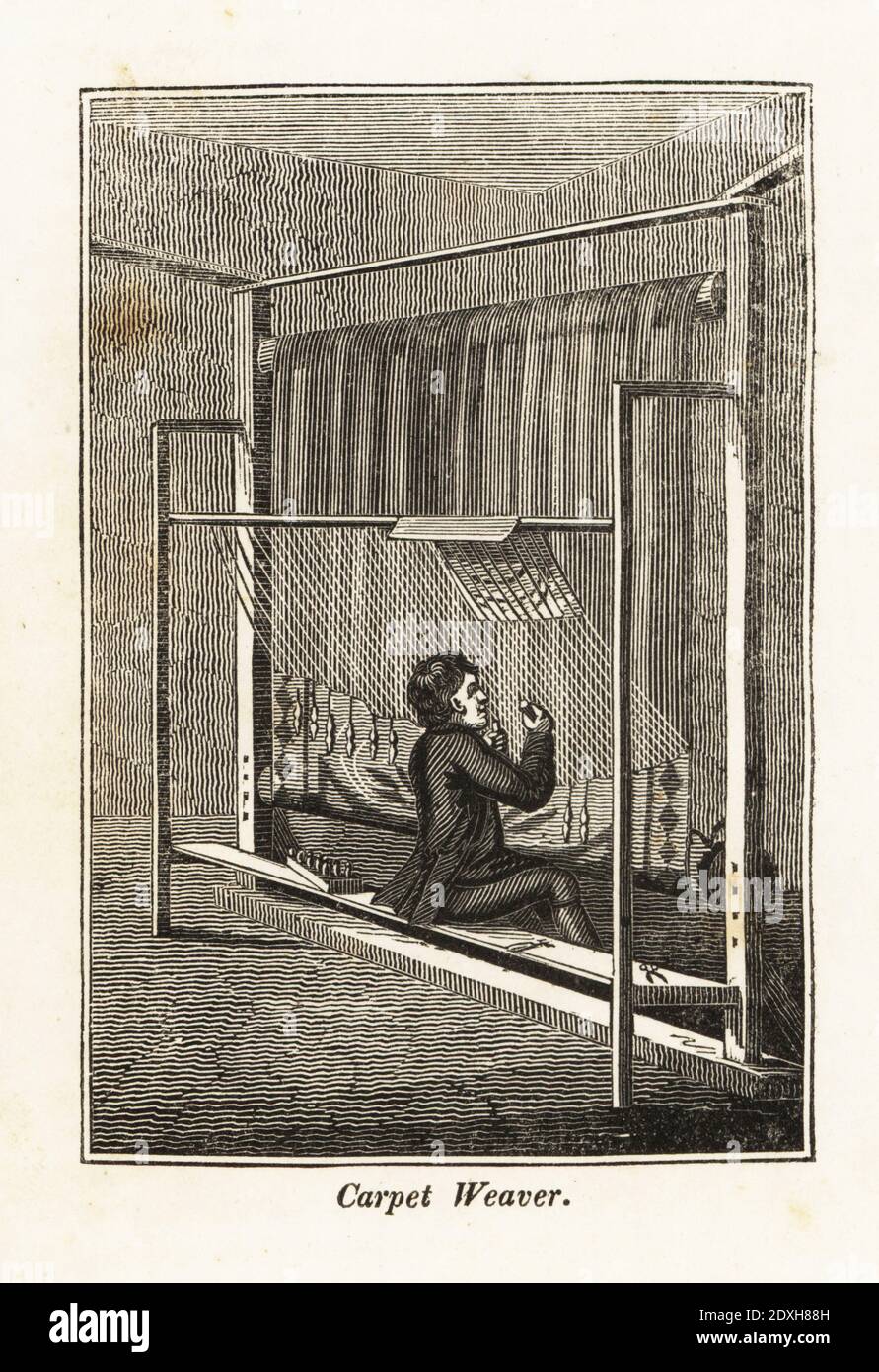 Tessitore di tappeto seduto su una panchina annodando un tappeto su un telaio. Incisione di blocchi di legno dal Libro dei mestieri inglesi, o Biblioteca di arti utili, F.C.& J. Rivington, Londra, 1821. Foto Stock