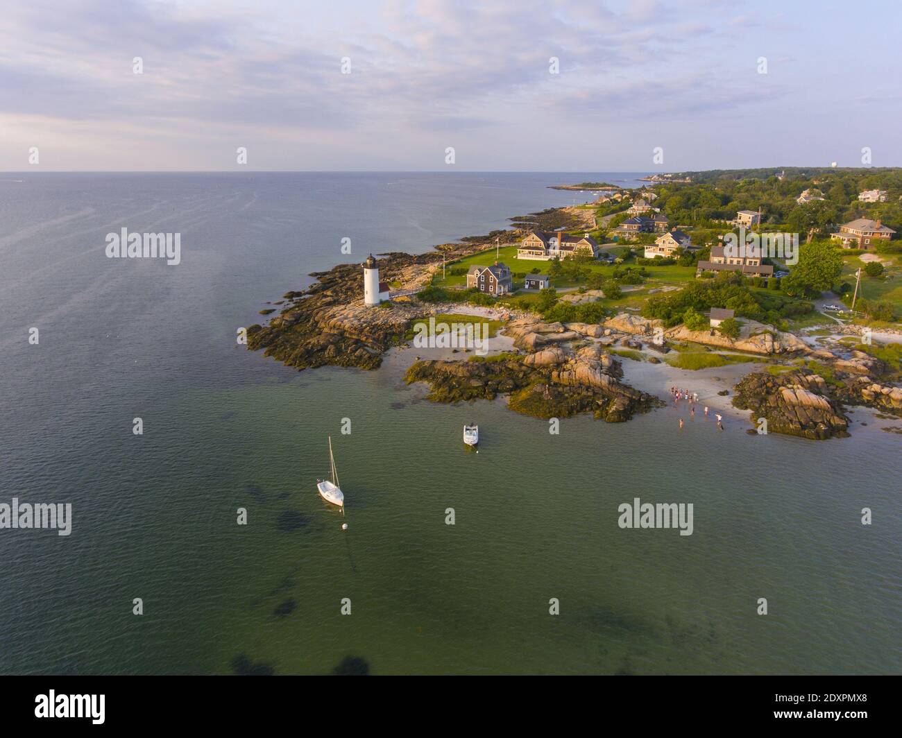 Vista aerea del faro di Annisquam Harbour, Gloucester, Cape Ann, Massachusetts, Stati Uniti. Questo faro storico è stato costruito nel 1898 sul fiume Annisquam. Foto Stock