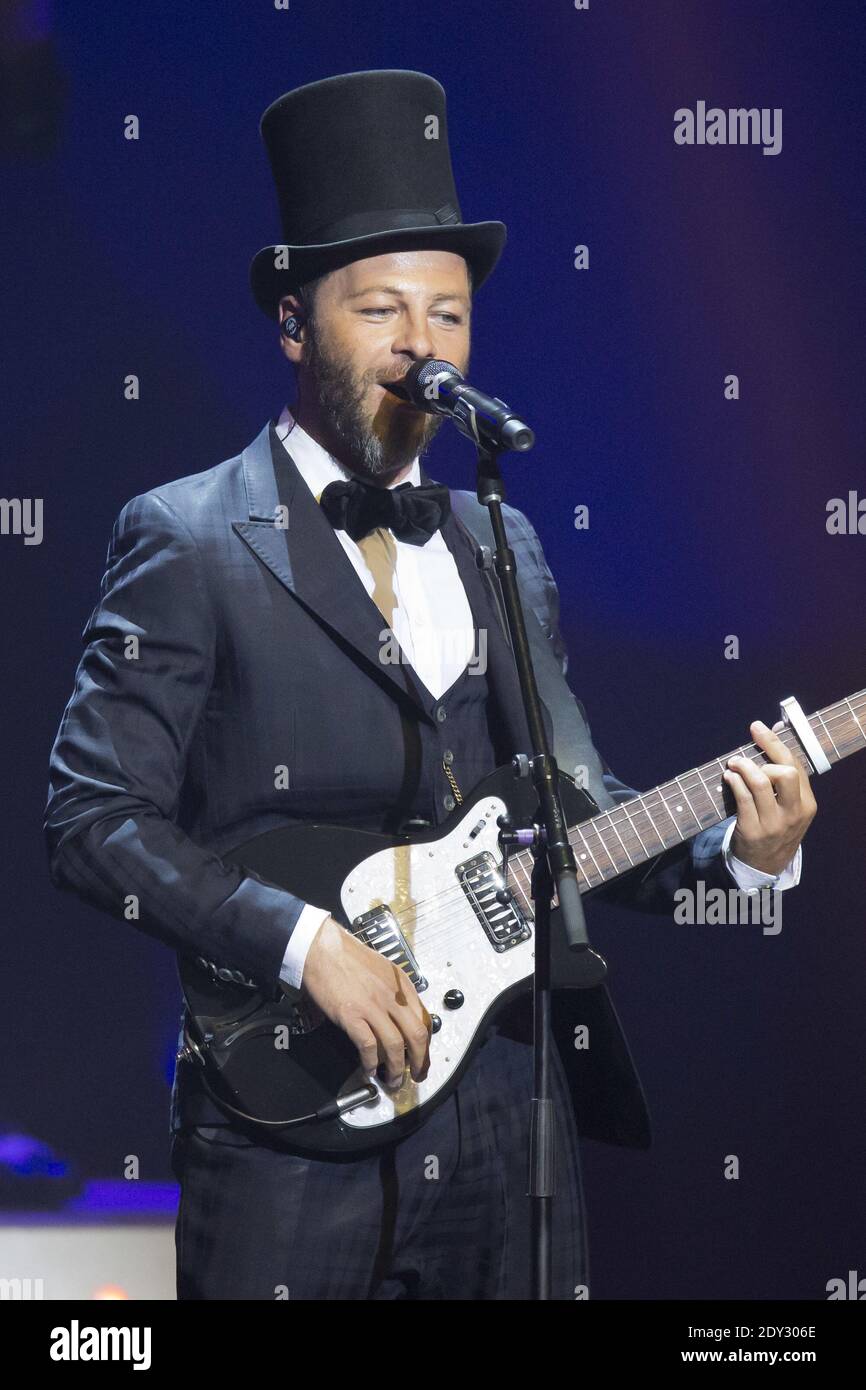 Il cantante francese Christophe Mae, suona al Palais Nikaia di Nizza, nella Francia meridionale, il 30 settembre 2014. Foto di Syspeo.R/ABACAPRESS.COM Foto Stock