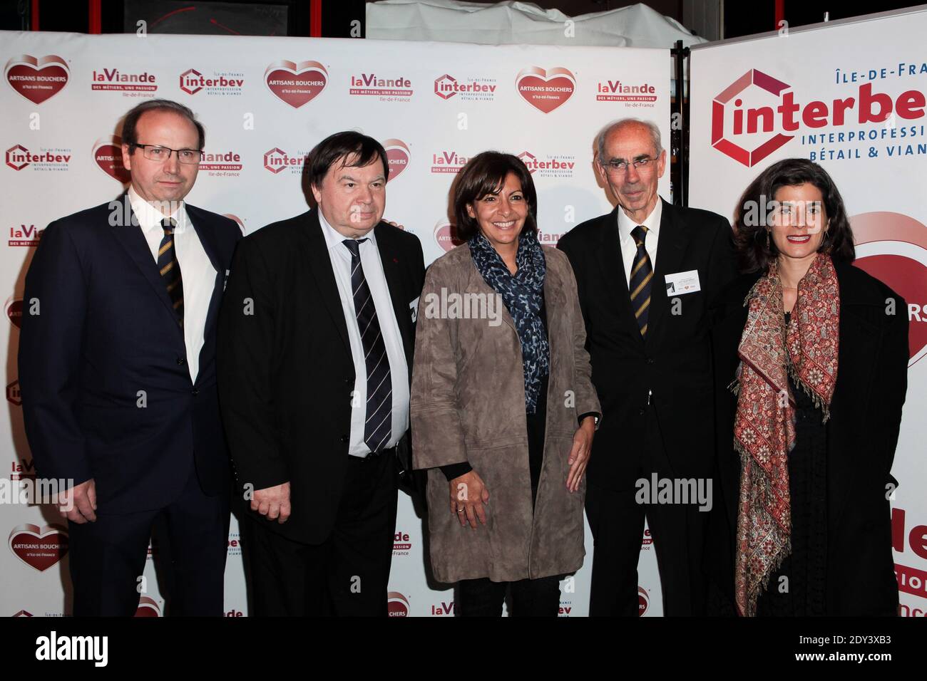 Sindaco di Parigi Anne Hidalgo e Assistente del Sindaco di Parigi Olivia Polski al ristorante 'Pot-Au-Feu Des Celebrites' di Louchebem a Parigi, Francia, il 16 ottobre 2013. Foto di Audrey Poree/ABACAPRESS.COM Foto Stock