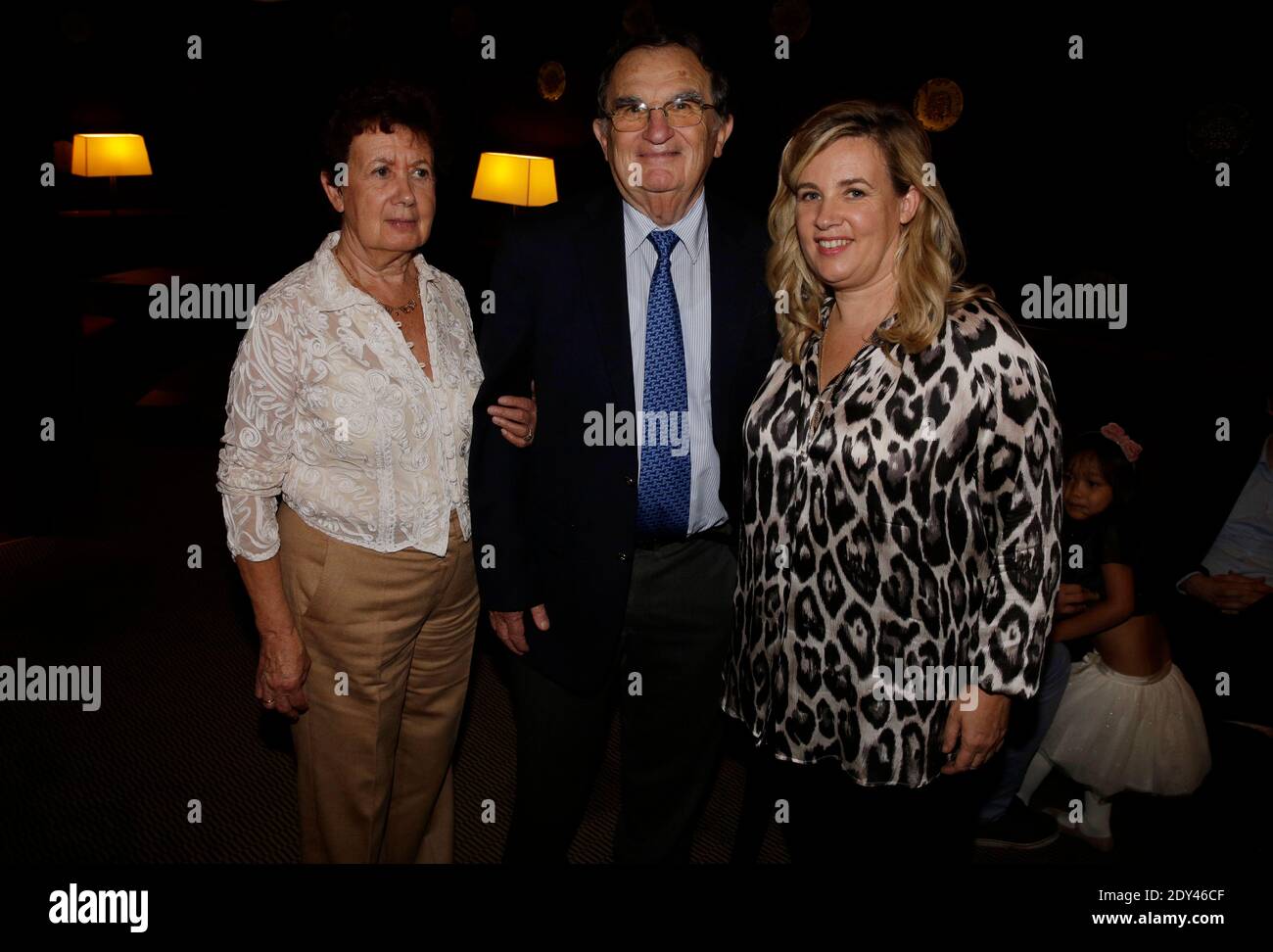 ESCLUSIVO. Helene Darroze e i suoi genitori (Francis e Annick) hanno partecipato alla presentazione del libro di Helene Darroze 'Les Recettes de mes Grands-Meres' al ristorante Helene Darroze, Rue D'Assas a Parigi, Francia, il 20 ottobre 2014. Foto di Jerome Domine/ABACAPRESS.COM Foto Stock